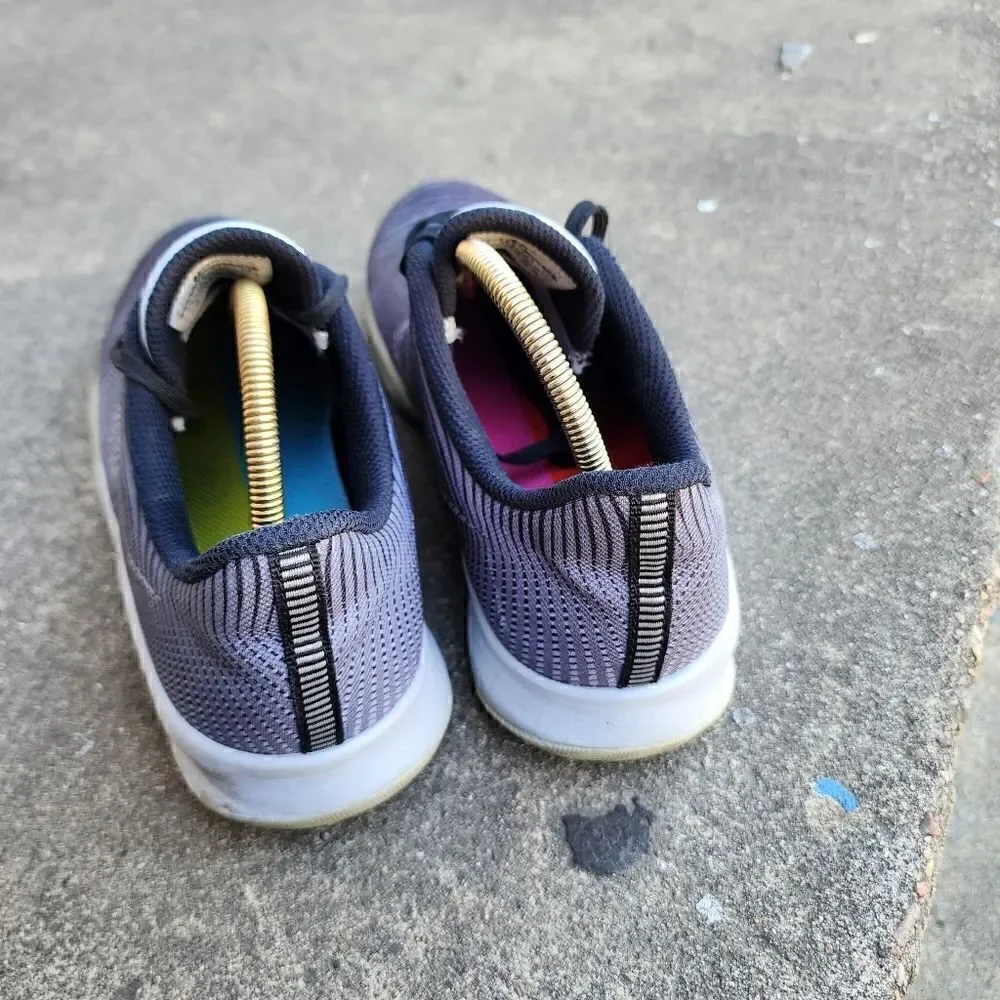 Nike Kobe Mentality 2 GS - Kids Shoes - SIZE 6Y